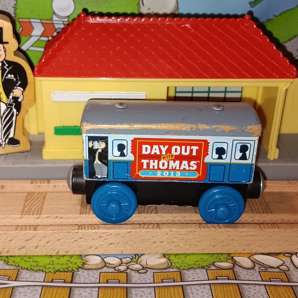 Thomas Wooden Railway Train Engine Track Day Out with Thomas 2013 Passenger Car